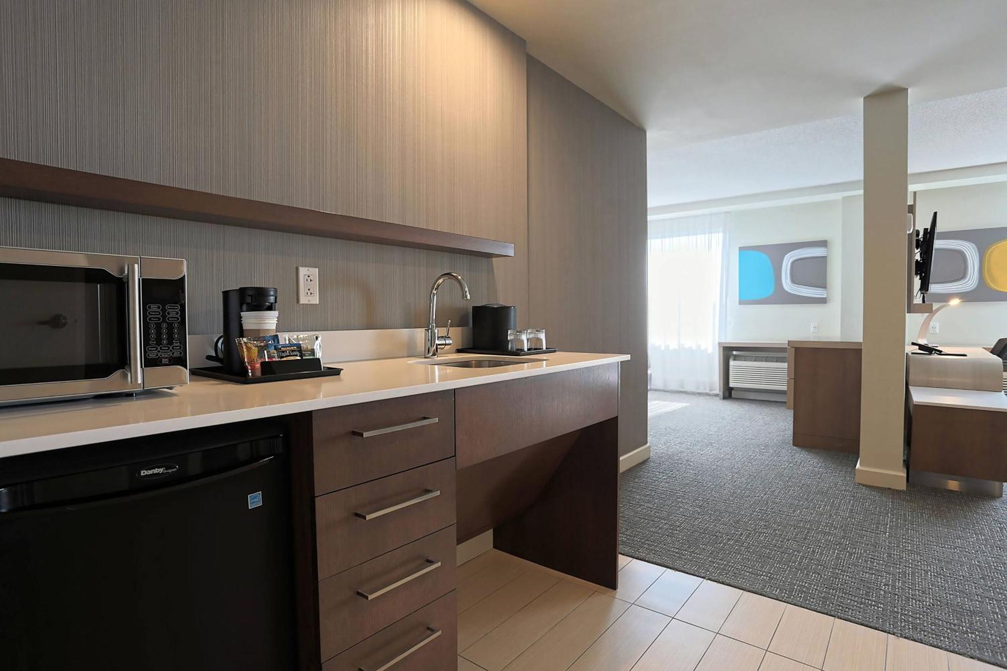 Courtyard By Marriott Montreal West Island/baie D'urfe Hotel Baie D'Urfe