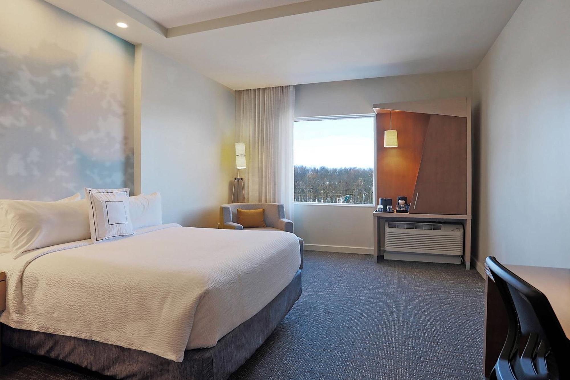 Courtyard By Marriott Montreal West Island/baie D'urfe