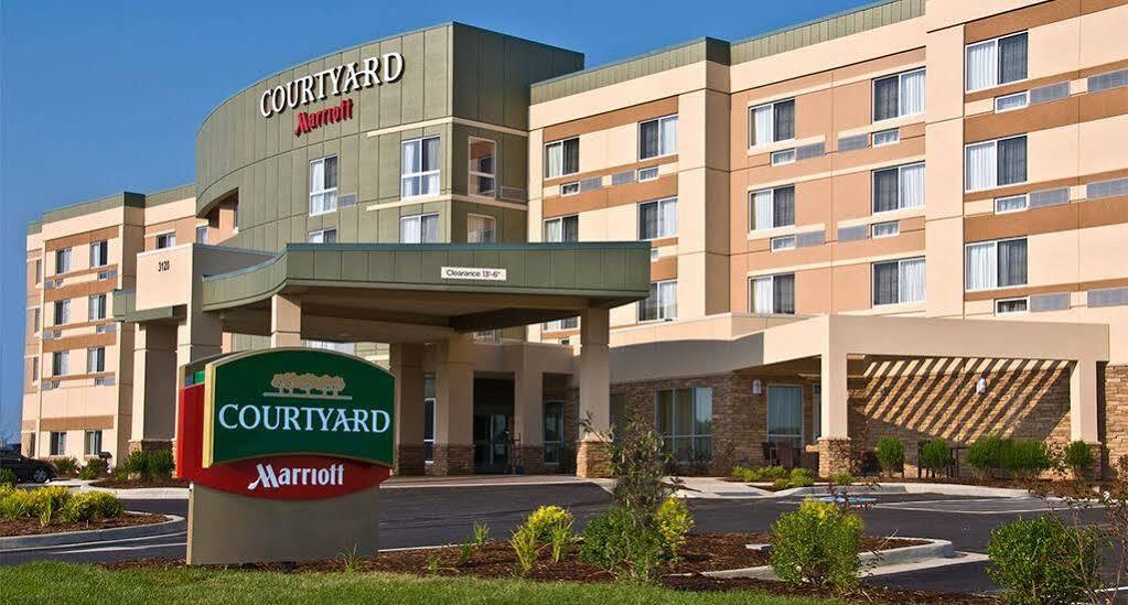 Hotel Courtyard By Marriott Montreal West Island/baie D'urfe 4*