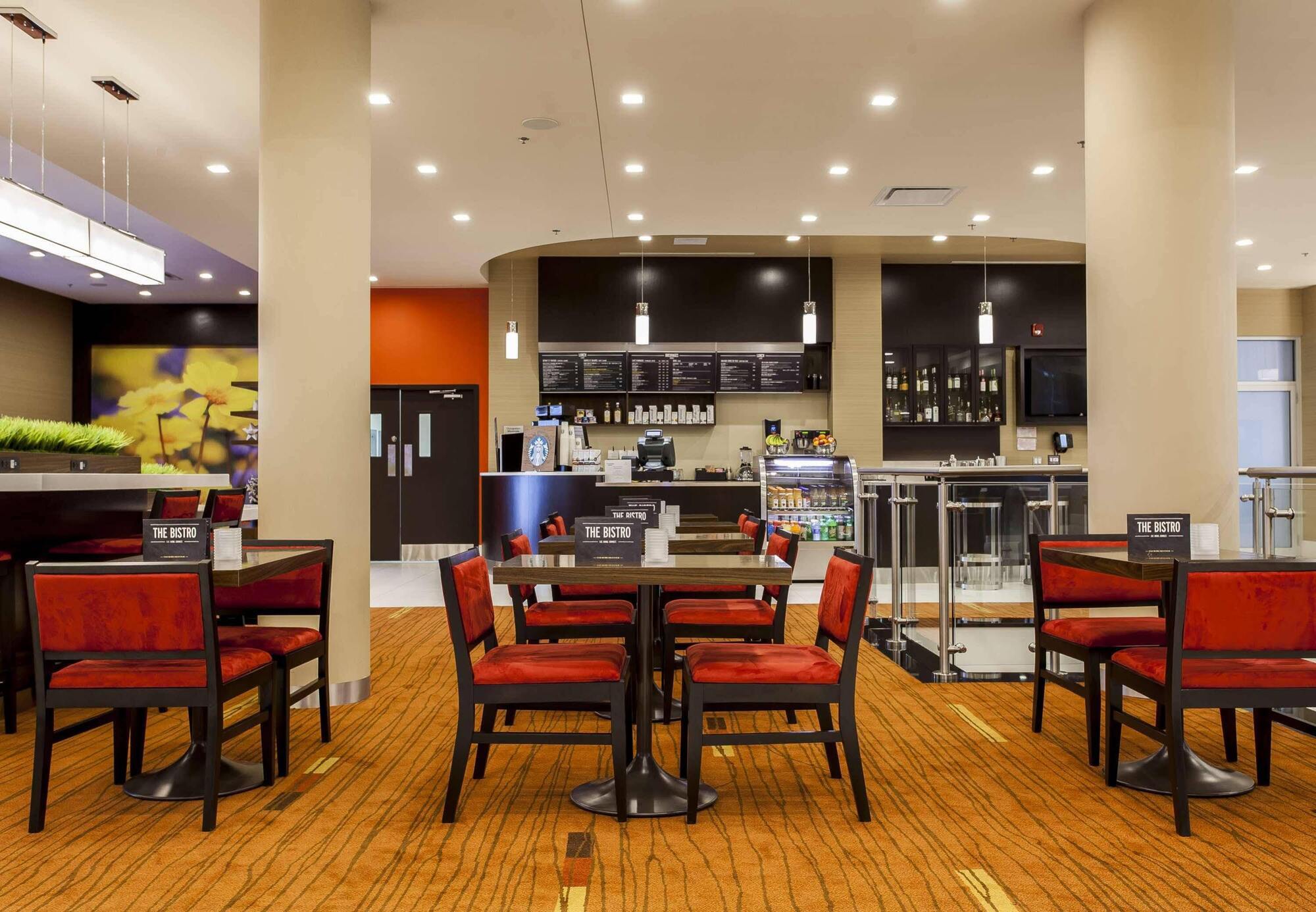 Courtyard By Marriott Montreal West Island/baie D'urfe Hotel 4*